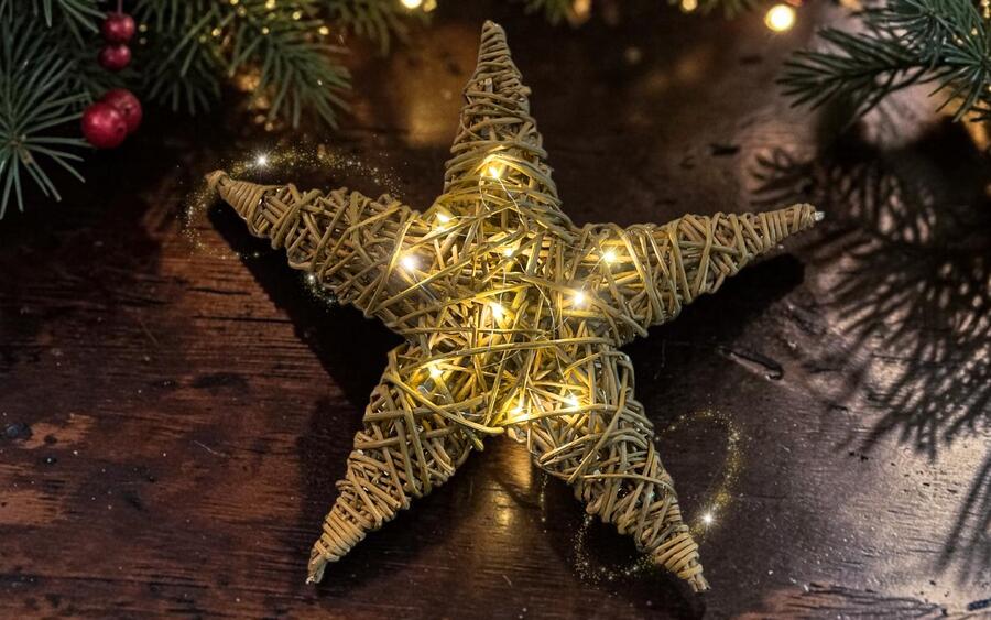 Christmas Willow Star Workshop at House of Marbles image 1