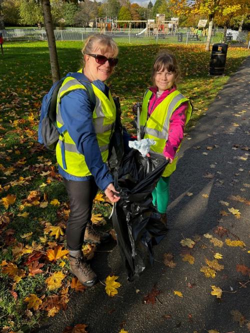 Blooming marvellous response to Bovey Tracey bulb-planting and litter-pick image 2